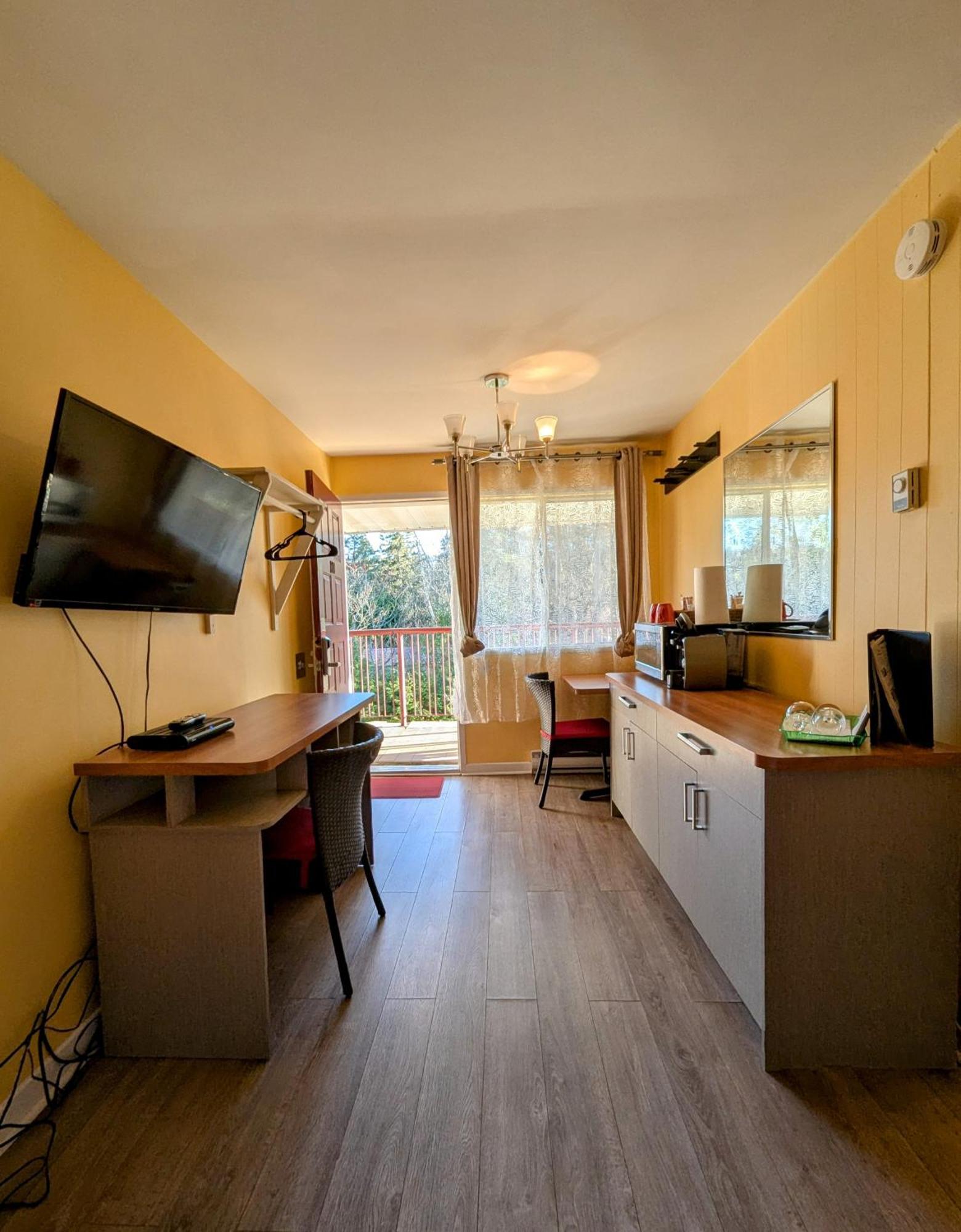 Motel Des Pentes Et Suites Saint-Sauveur-des-Monts Esterno foto