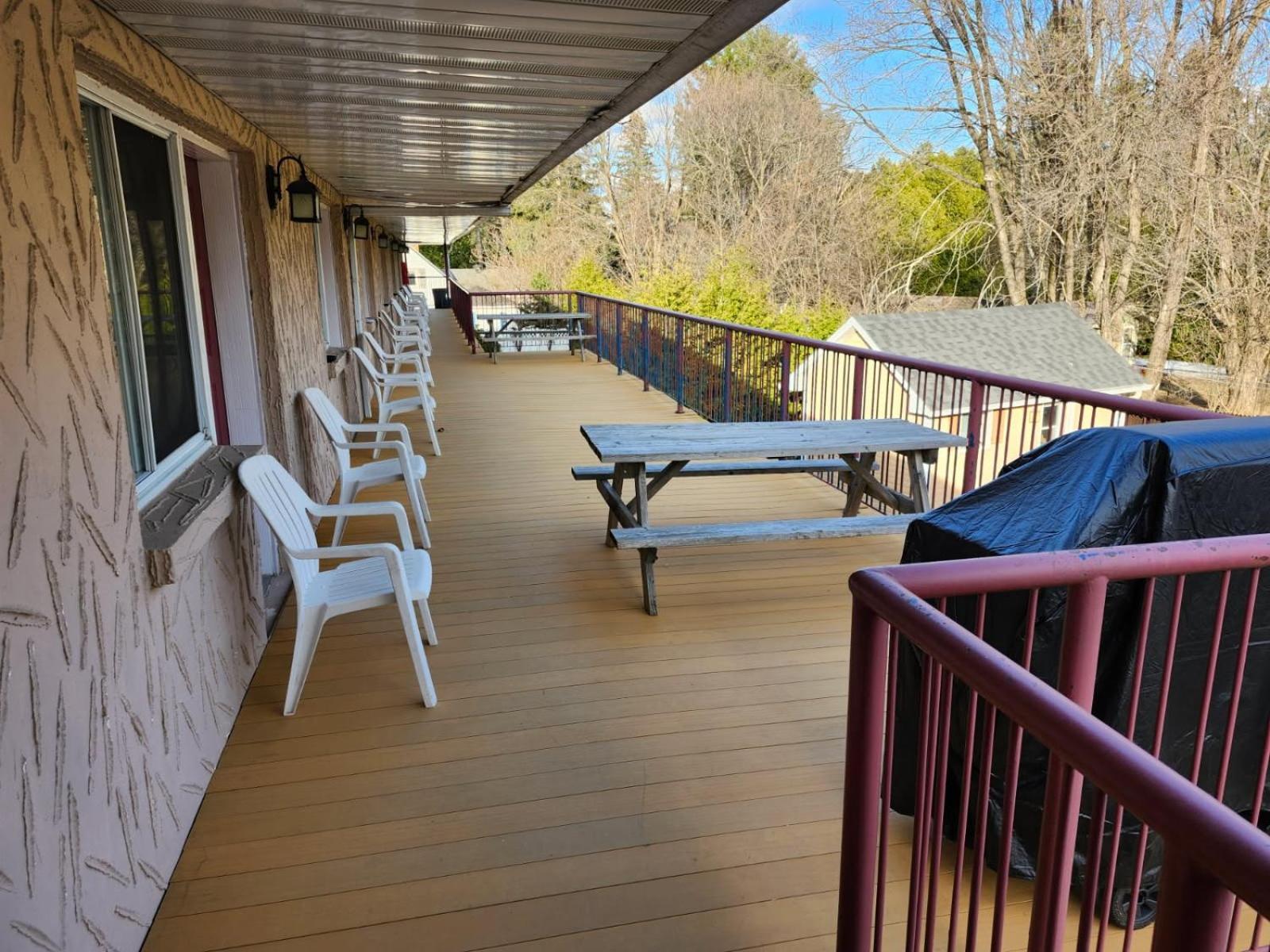 Motel Des Pentes Et Suites Saint-Sauveur-des-Monts Esterno foto