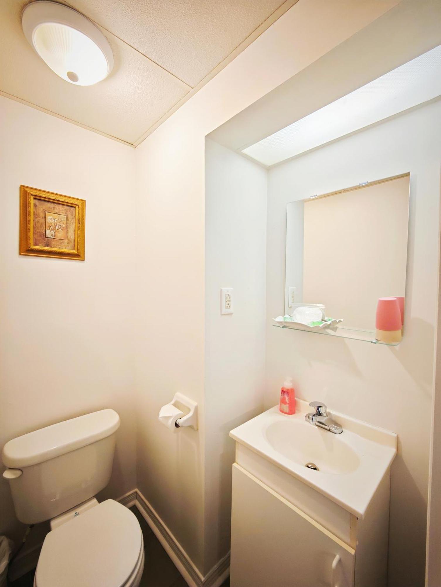 Motel Des Pentes Et Suites Saint-Sauveur-des-Monts Esterno foto