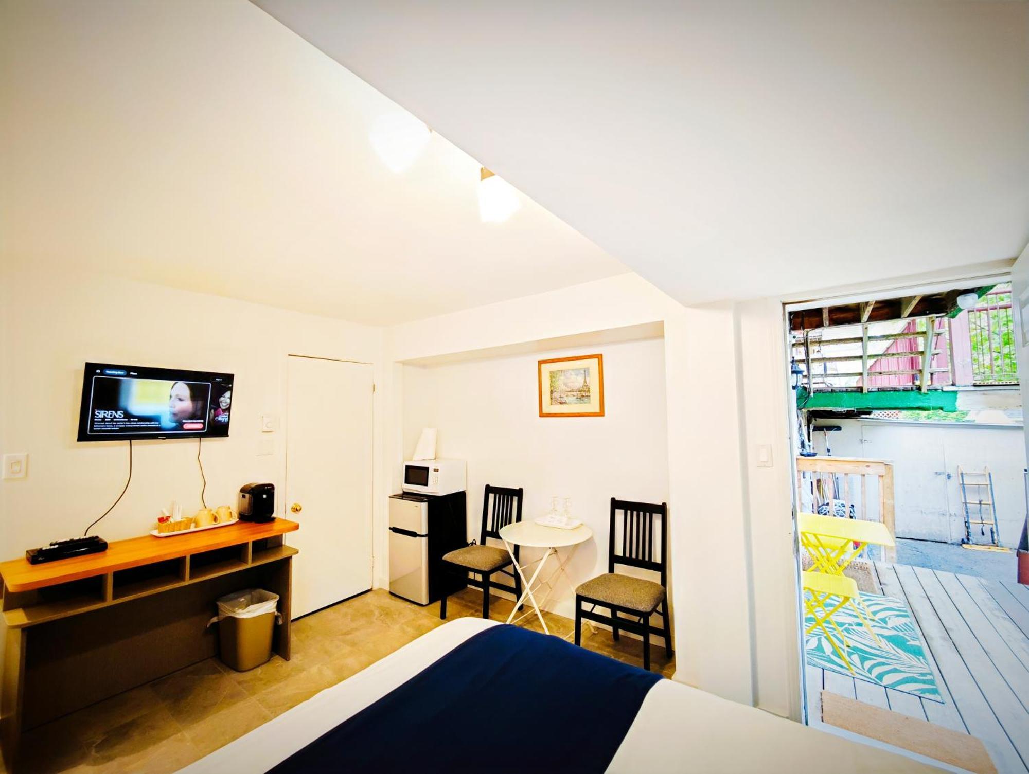 Motel Des Pentes Et Suites Saint-Sauveur-des-Monts Esterno foto