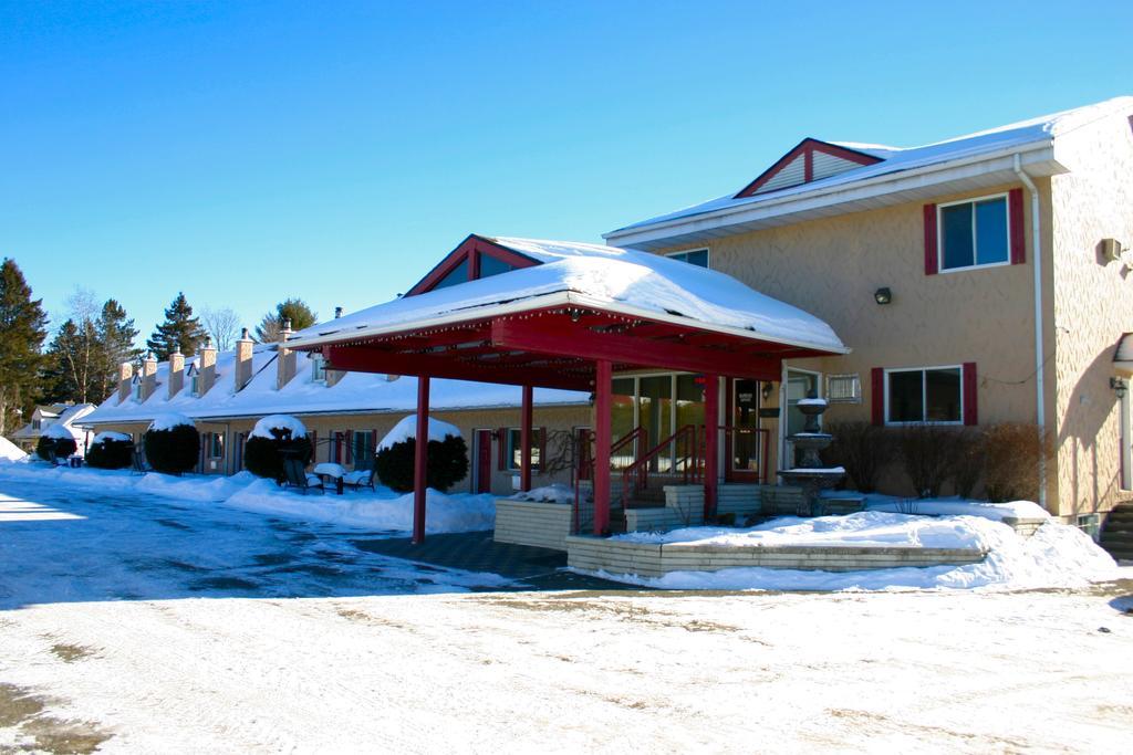 Motel Des Pentes Et Suites Saint-Sauveur-des-Monts Camera foto